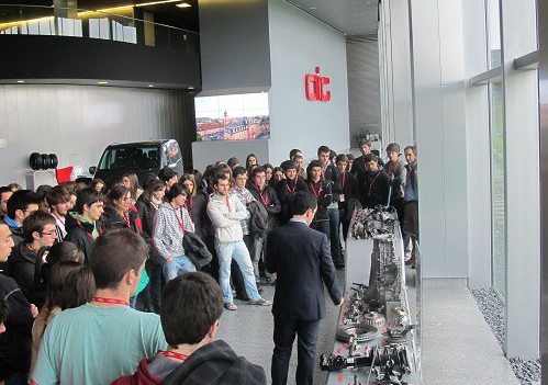 El programa comprenderá 90 horas de formación y prácticas en empresas vizcaínas e internacionales. / Foto: AIC Automotive Intelligence Center